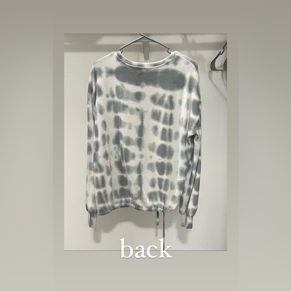 patterned long-sleeve tee from fred david’s - Picture 2 of 2